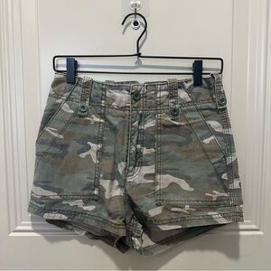 Free People High Rise‎ Camo Shorts Size 2